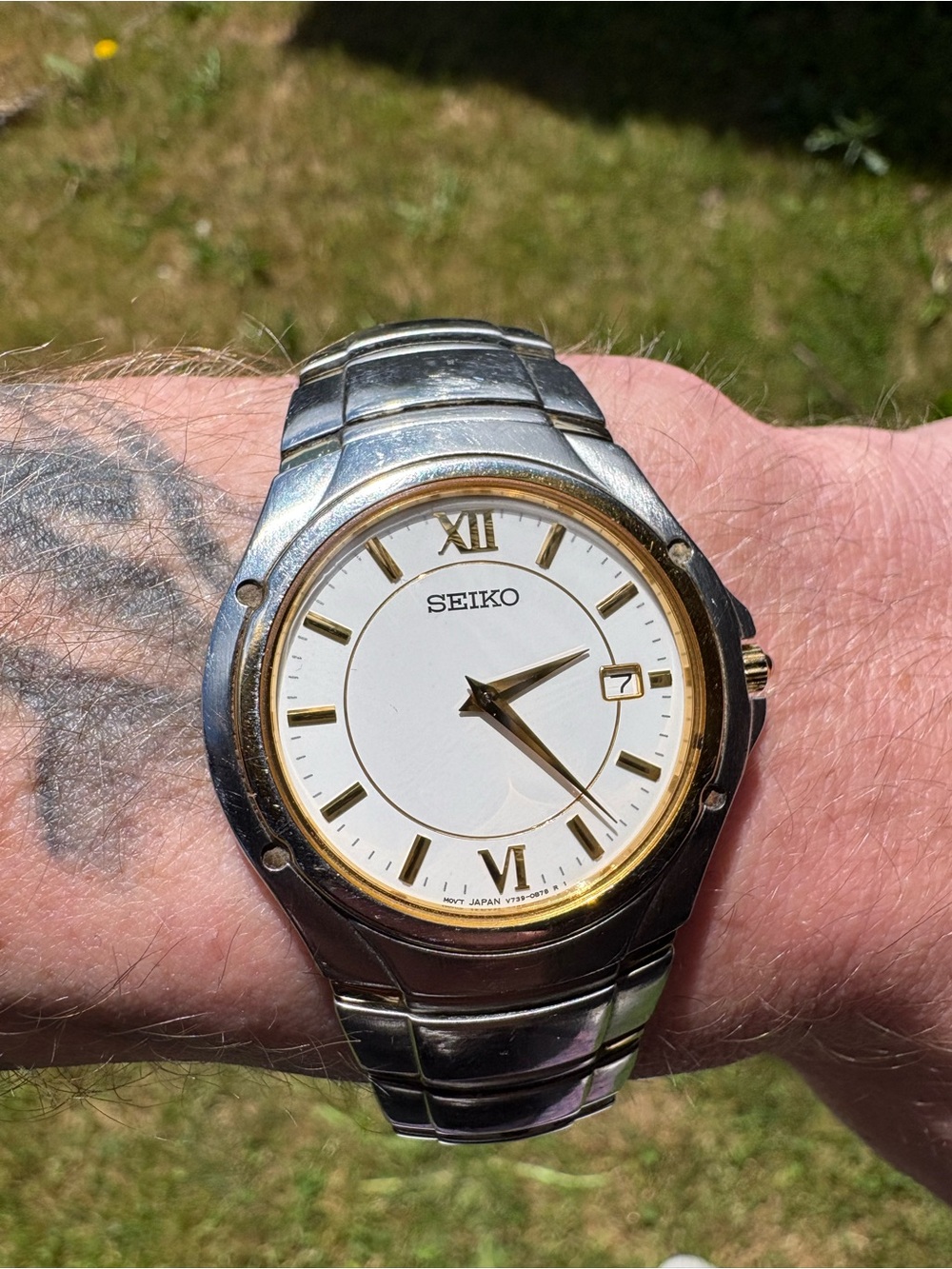 Seiko V739-0B30 Two-Tone Stainless Steel Watch 38mm works runs